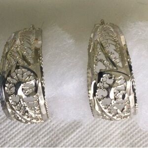 Woman’s Sliver Pierced Hoop Earrings NWOT # 4